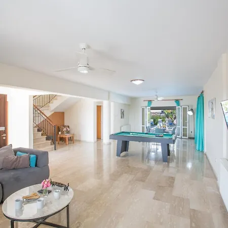 Papaya Royal Villa Ayia Napa