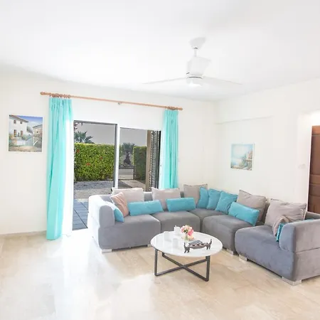 Papaya Royal Villa Ayia Napa