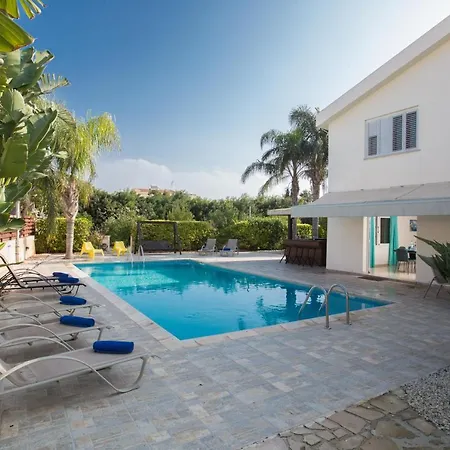 Papaya Royal Villa *