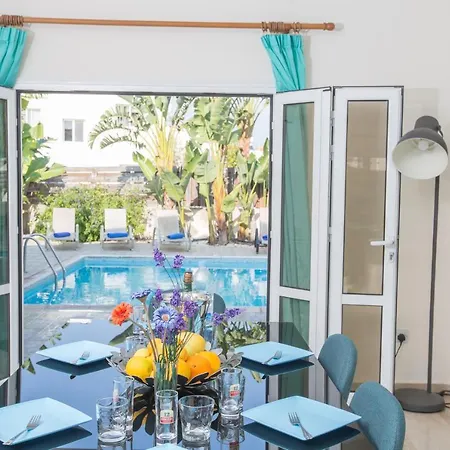 Papaya Royal Ayia Napa