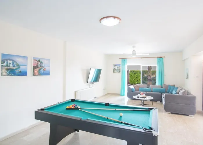 Papaya Royal * Ayia Napa