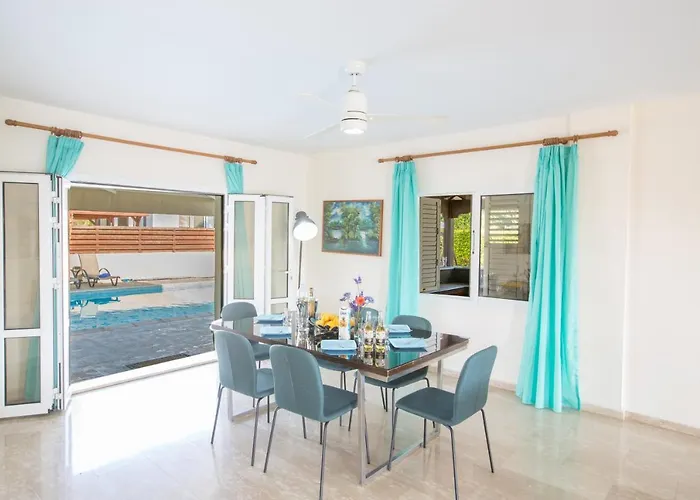 Papaya Royal Villa Ayia Napa