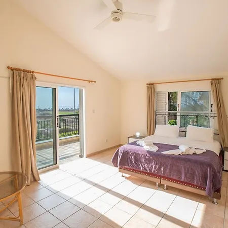 Willa Papaya Royal *